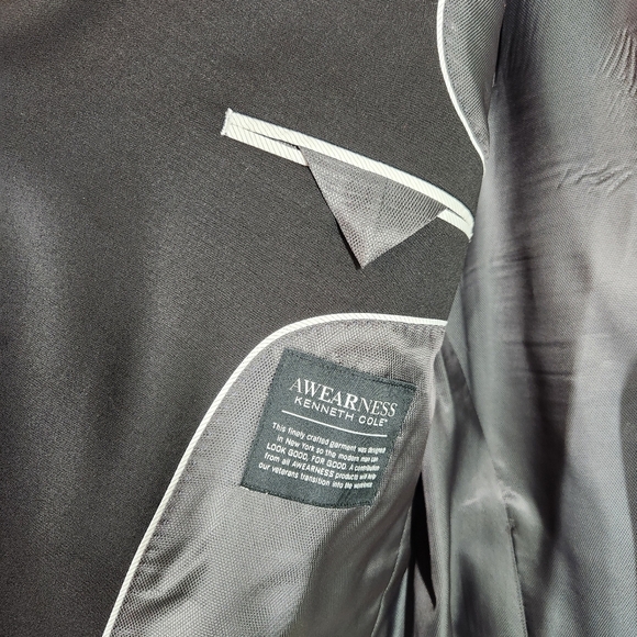 Kenneth Cole Navy Blue Men's Blazer. Sz 54 Regular - Picture 9 of 10